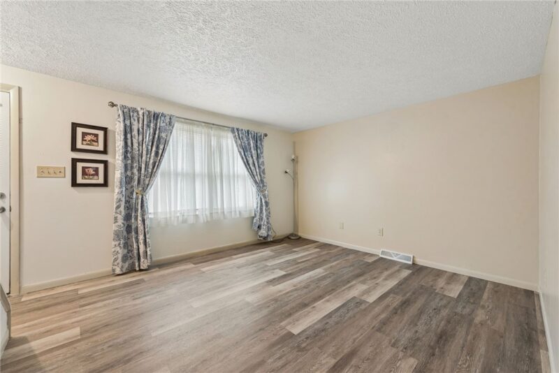214 S Prospect St — photo 2