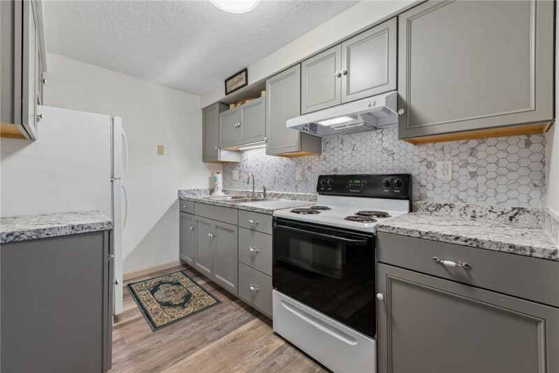 214 S Prospect St — photo 8