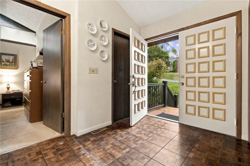 2219 Virginia Ave — photo 3
