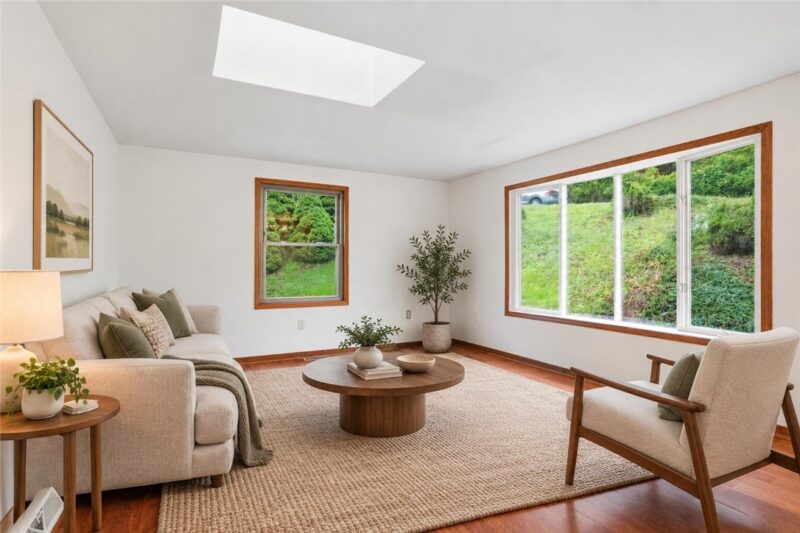 103 Seville Ave — photo 2