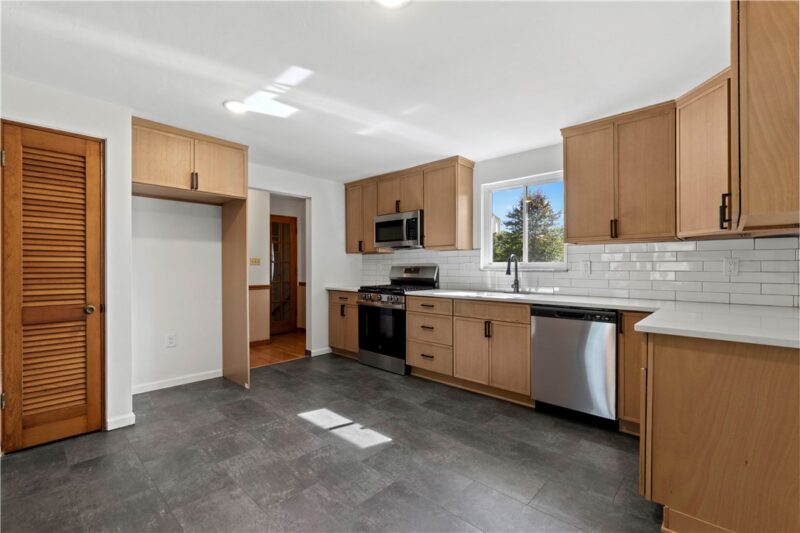 115 Keithwood Dr — photo 4