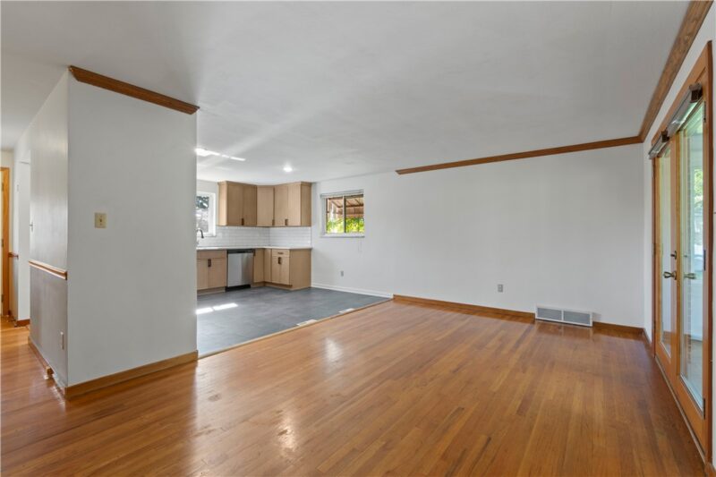 115 Keithwood Dr — photo 8