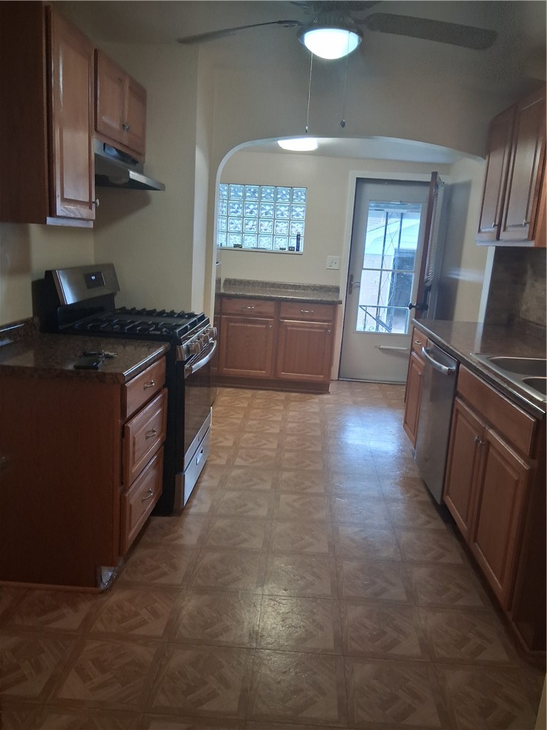 671 ELIZABETH STREET — photo 4
