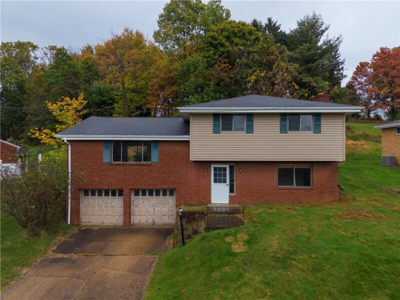 3431 Douglas Dr