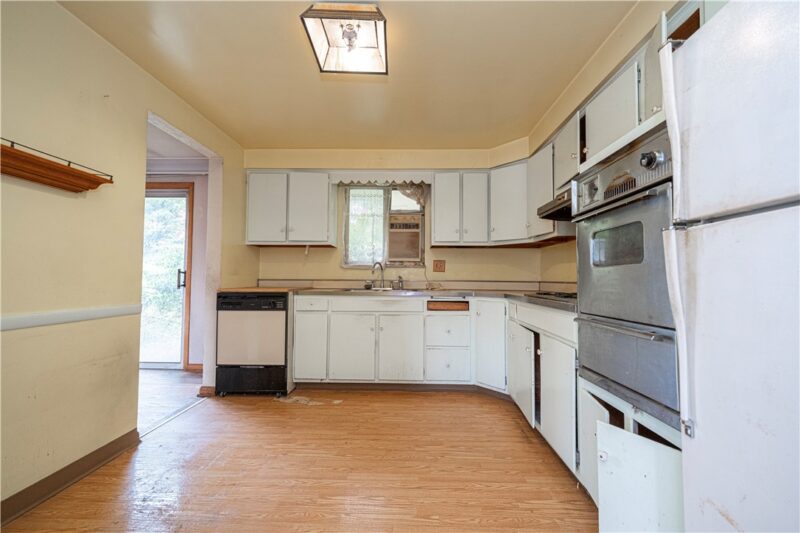 3431 Douglas Dr — photo 4