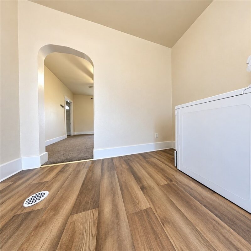 1395 Leishman Ave — photo 6