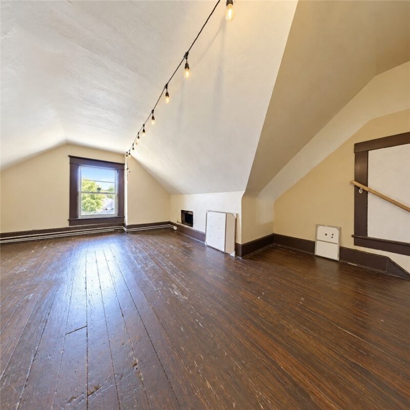 1395 Leishman Ave — photo 8