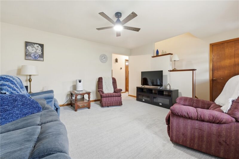 633 Spencer Ave — photo 3