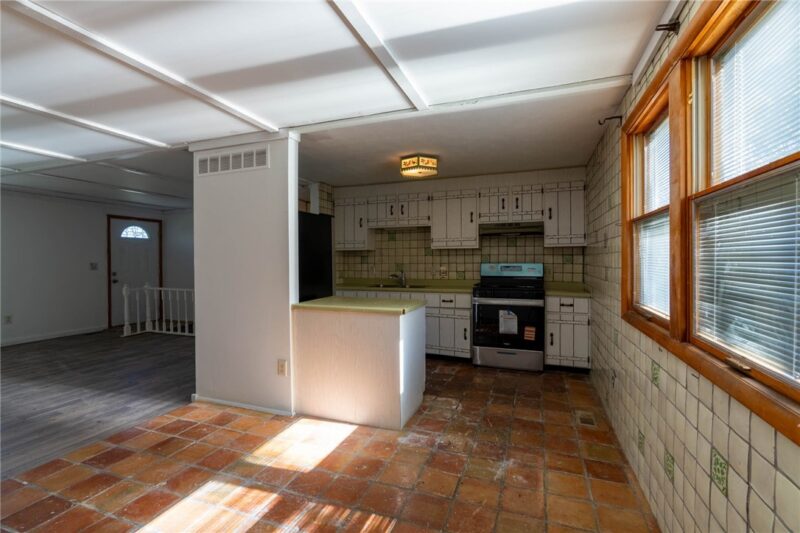 265 Sherwood Dr — photo 5