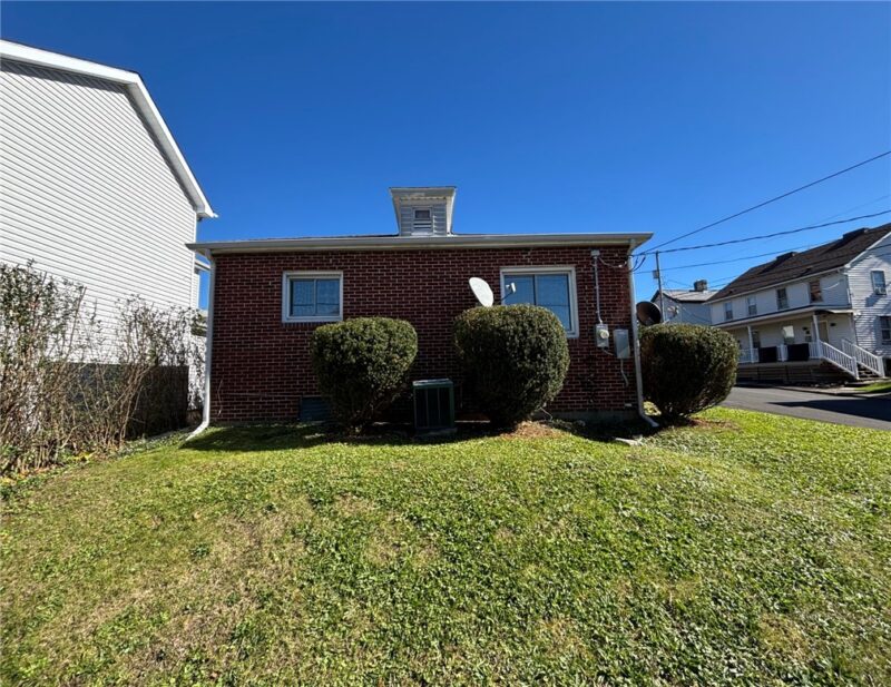 611 Cleveland St — photo 4