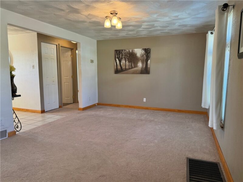 246 Creston Dr — photo 3