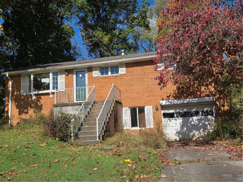 14 W HILLCREST ROAD — photo 2