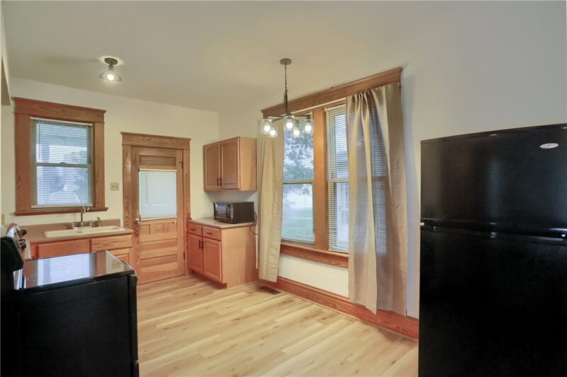 936 Adams St — photo 8