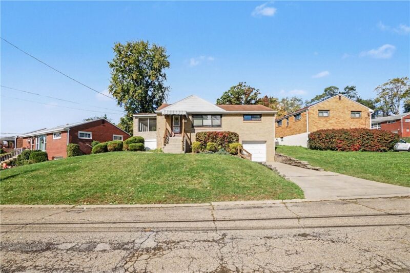2214 Old Oak Dr — photo 2