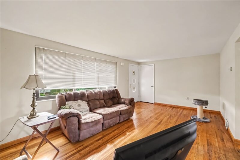 2214 Old Oak Dr — photo 8