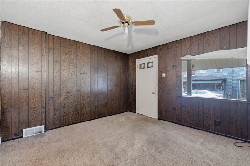33 Wood St — photo 2