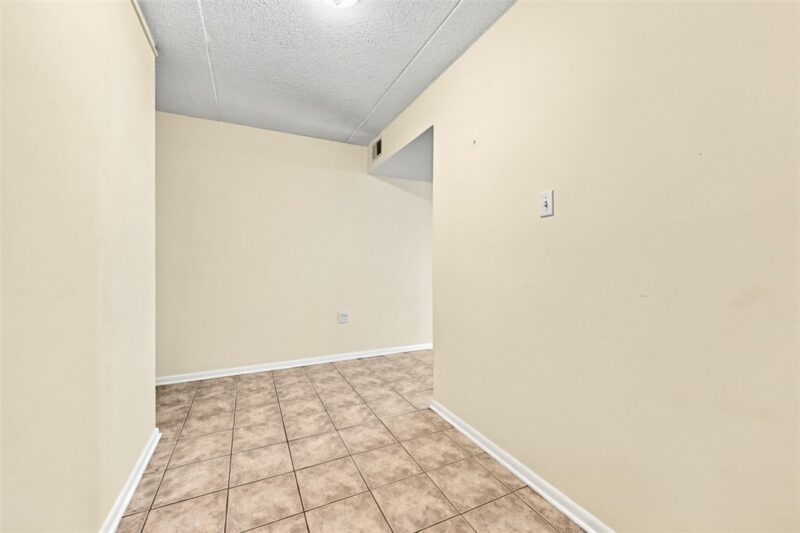 2120 GREENTREE ROAD 510E — photo 2