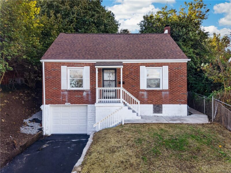 2760 Glenny Ln