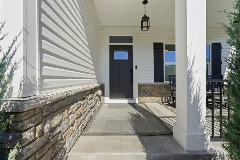 406 Sarjean Way — photo 2