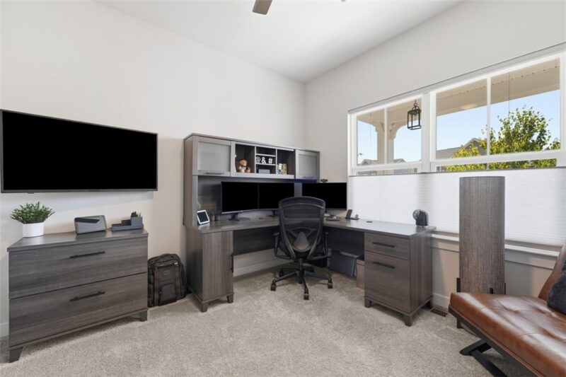 406 Sarjean Way — photo 7