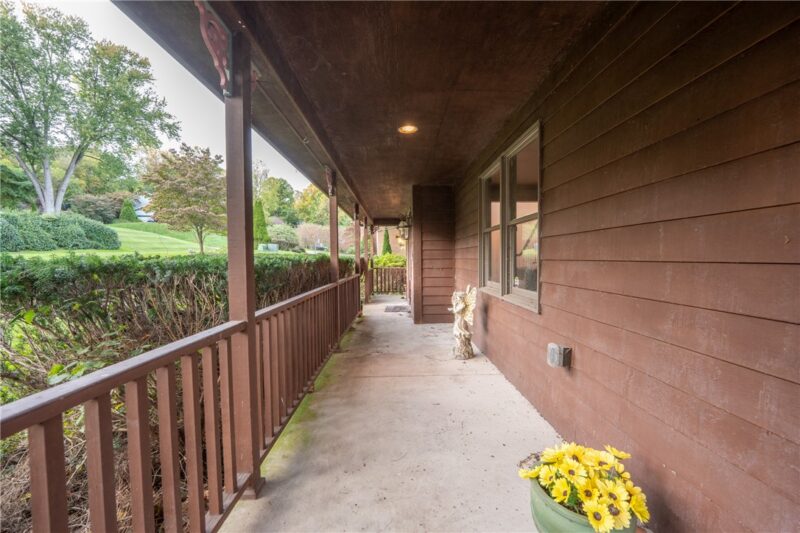 102 Woodhaven Dr — photo 3