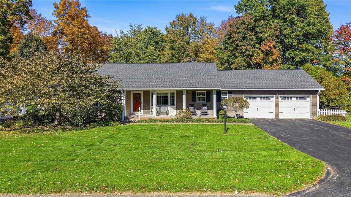 207 W Windridge Road — photo 1