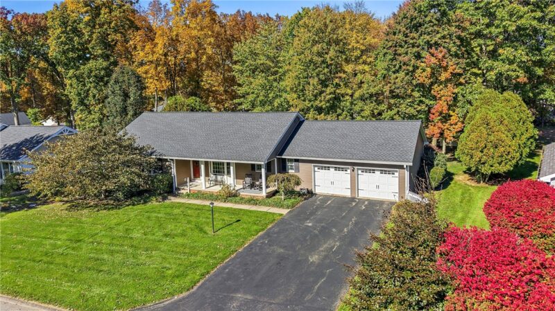 207 W Windridge Road — photo 3