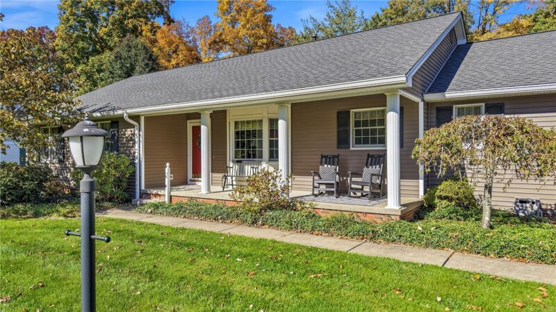 207 W Windridge Road — photo 4