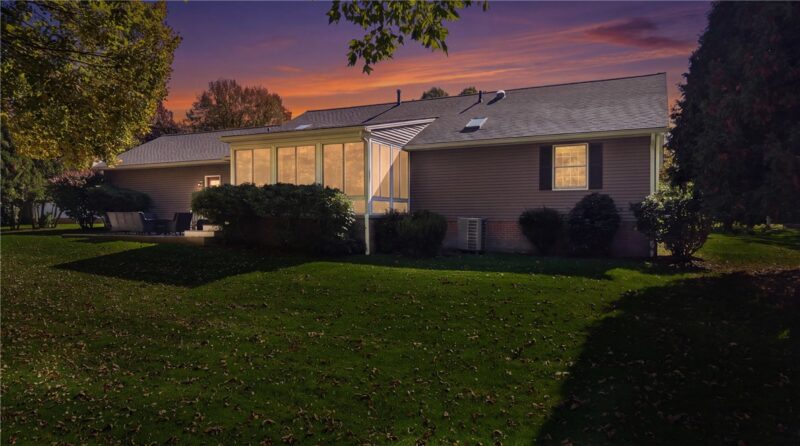 207 W Windridge Road — photo 7