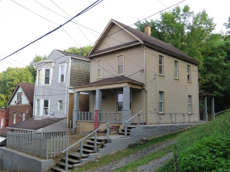 1013 Oak Ave — photo 2