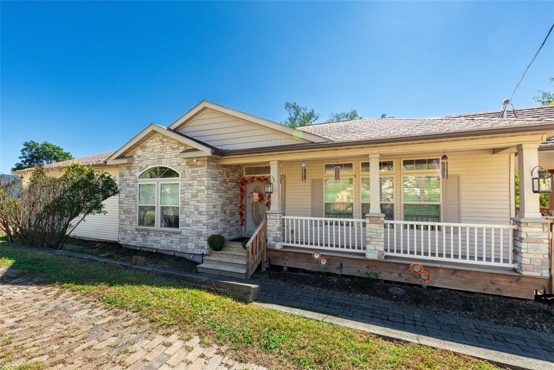 114 Limestone Hill Rd — photo 1