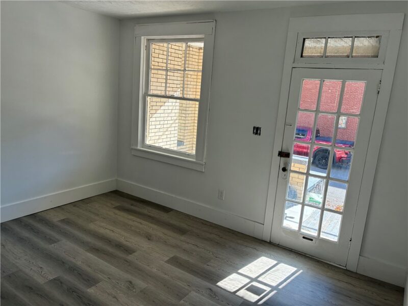 107 W High Street — photo 7