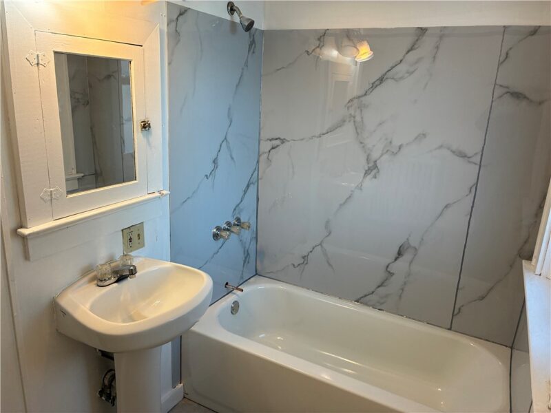 107 W High Street — photo 8