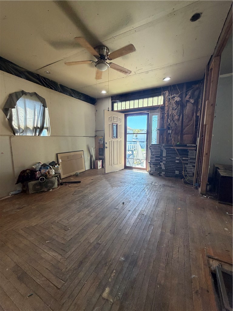98 W Church St — photo 2