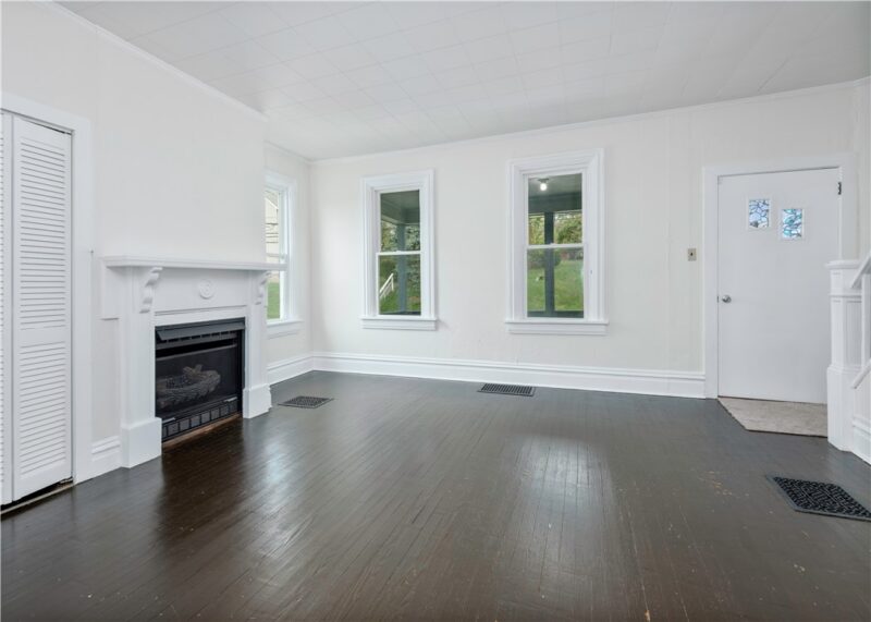 352 Ridge Ave — photo 3
