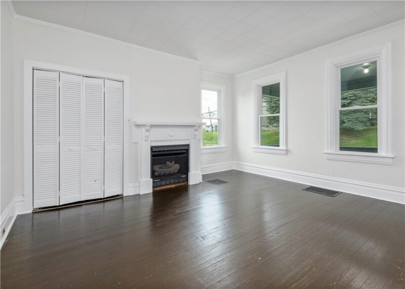 352 Ridge Ave — photo 4