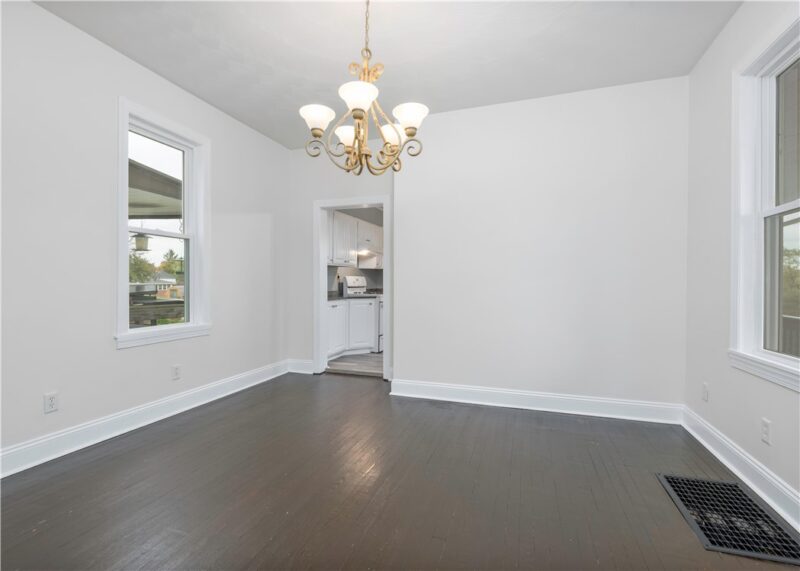 352 Ridge Ave — photo 6
