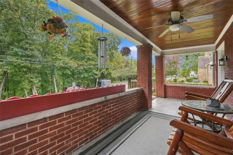 136 Cornell Ave — photo 3