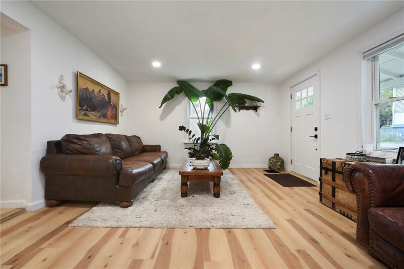61 Clopper St — photo 5