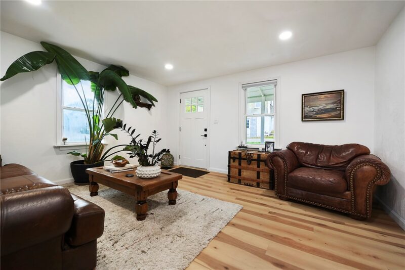 61 Clopper St — photo 6