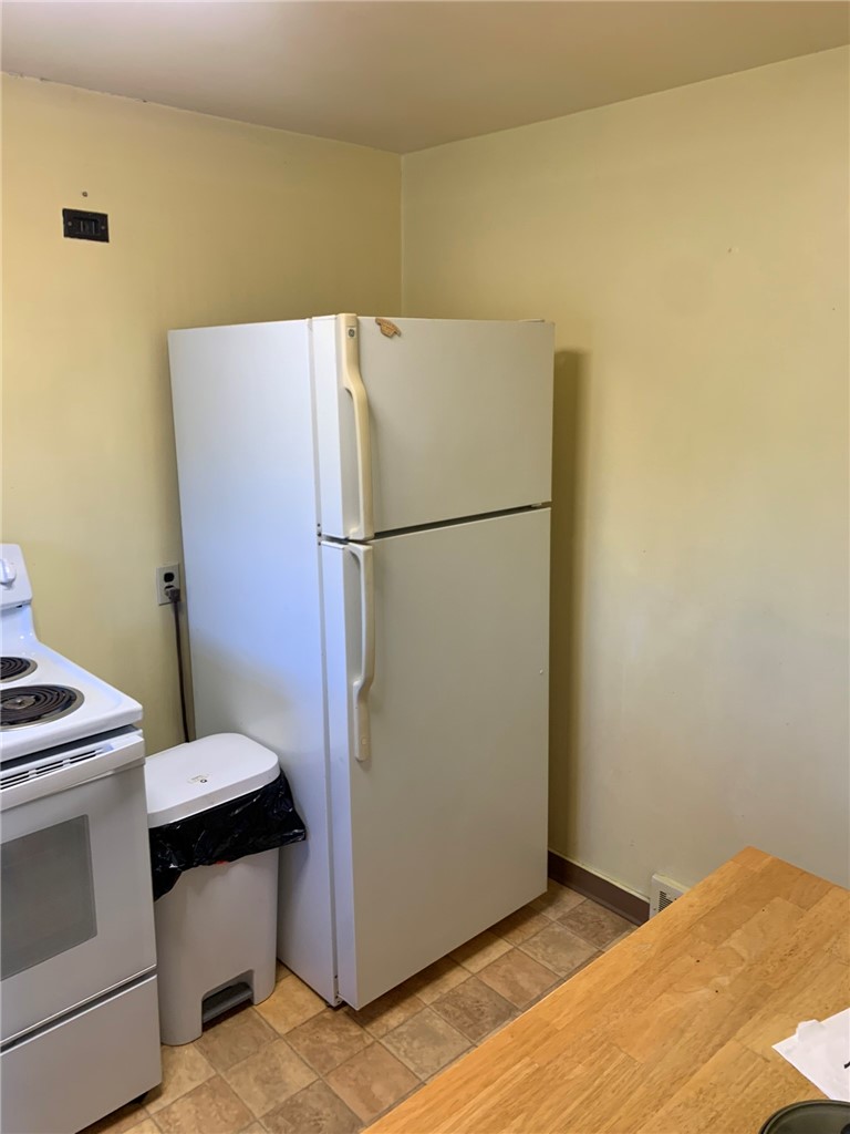 104 Thomas Ave — photo 6