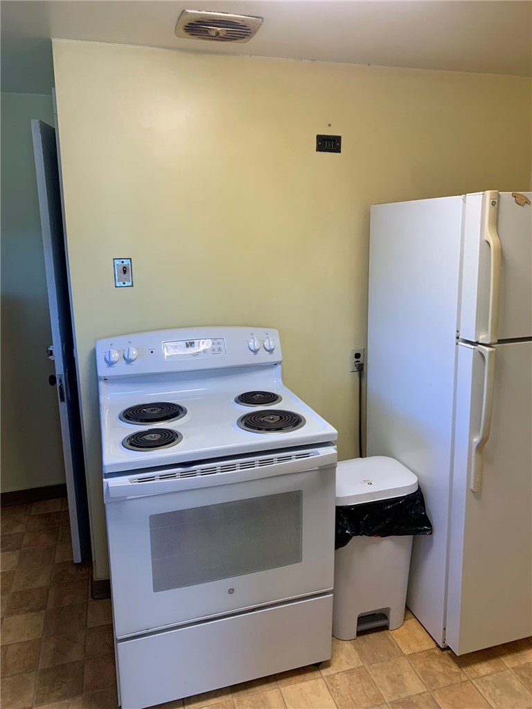 104 Thomas Ave — photo 7