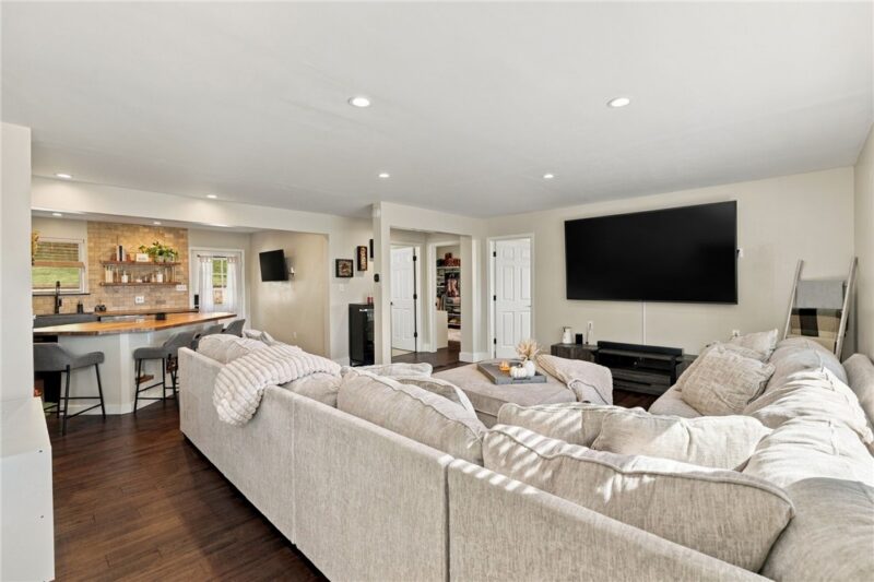 736 Darlington Street — photo 8