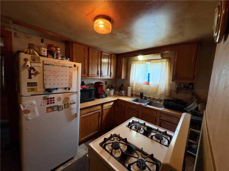 110 Lincoln St — photo 2