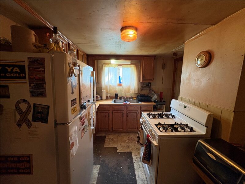 110 Lincoln St — photo 3