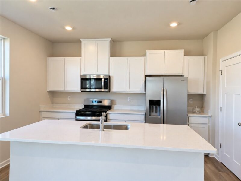 180 Shelton Place Dr — photo 3