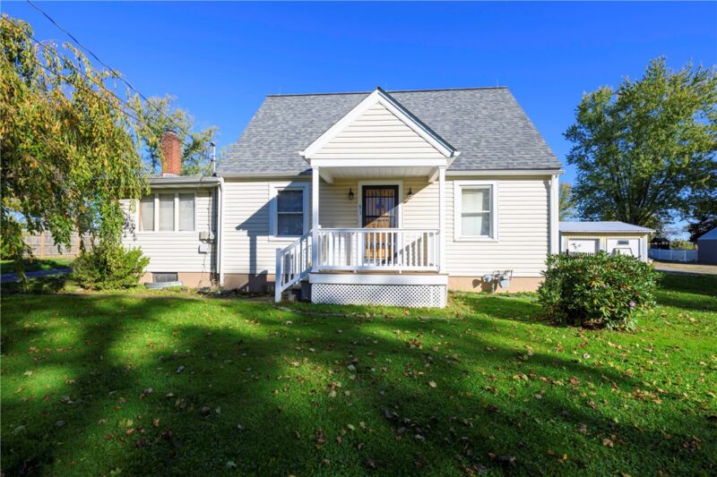 813 Winfield Rd — photo 3