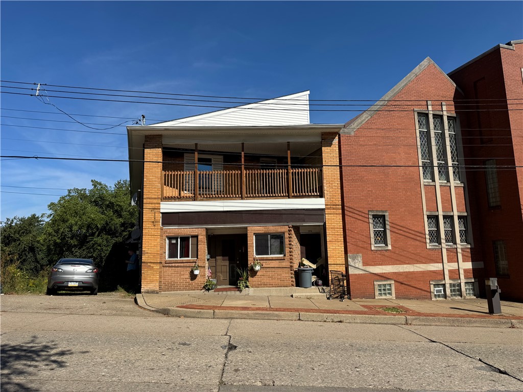 414 Grant Ave — photo 1