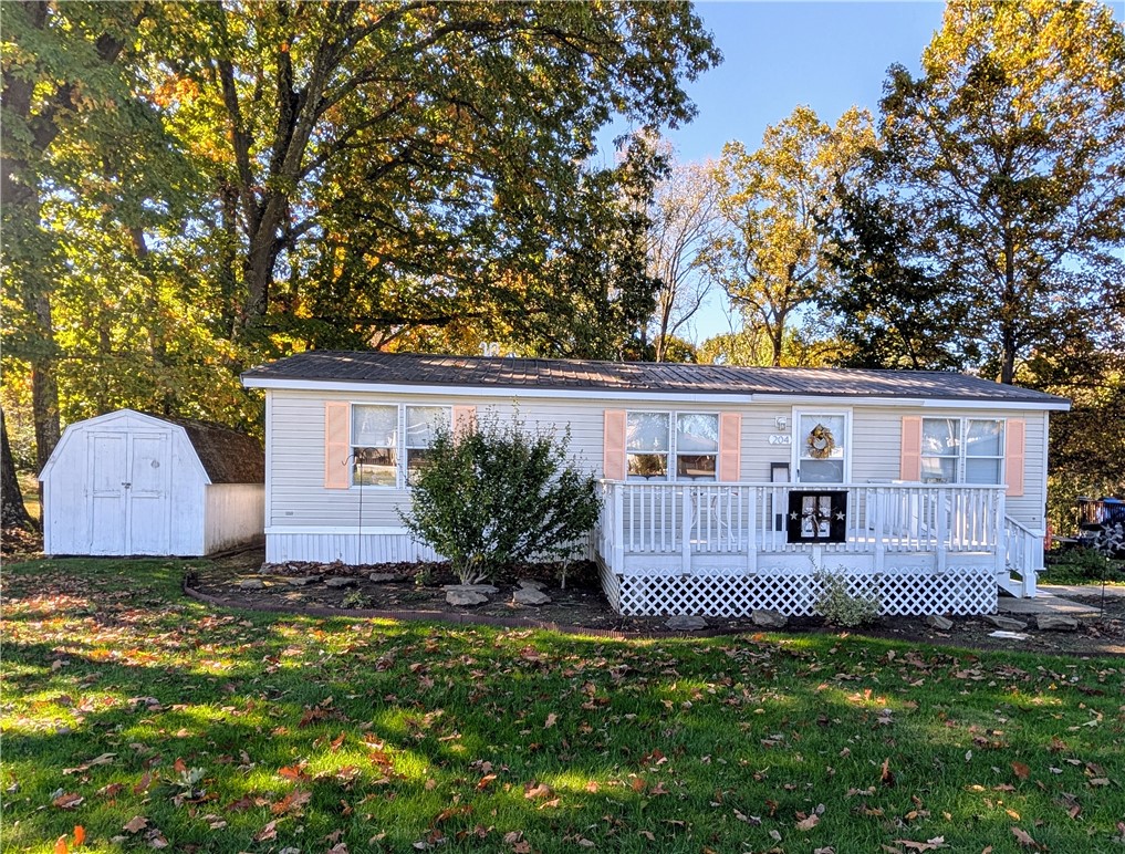 204 Peach Ct — photo 1