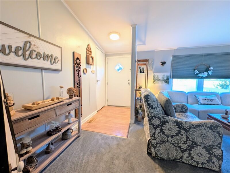 204 Peach Ct — photo 5